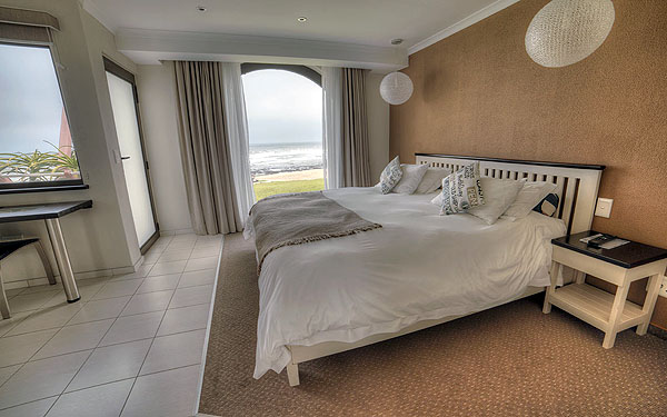 Accommodation Bed And Breakfast, Standard And Luxury Rooms, Beach Lodge ...