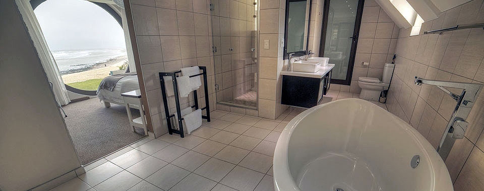 Luxury Double Room First Floor Bathroom